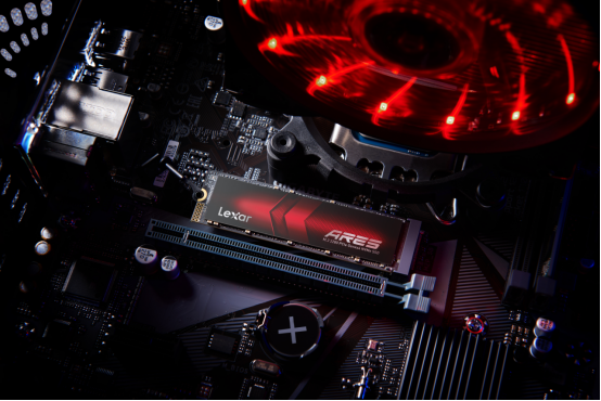 戰(zhàn)神新品裝機(jī)優(yōu)選，Lexar雷克沙ARES PCIe4.0固態(tài)硬盤！
