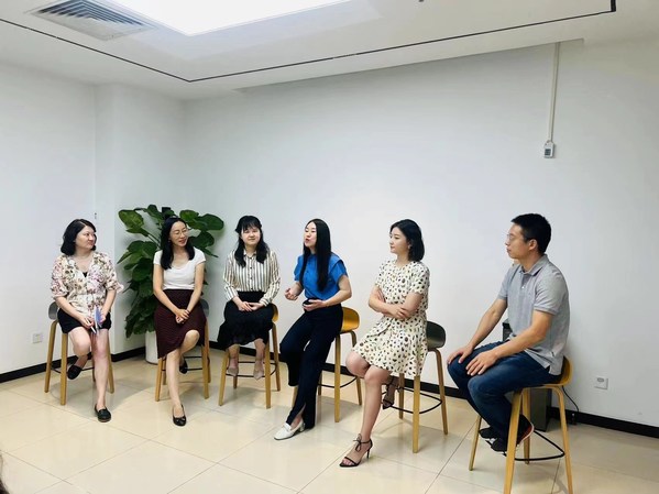 圓桌討論中，媒體與企業(yè)嘉賓就B2B傳播進(jìn)行了充分的討論