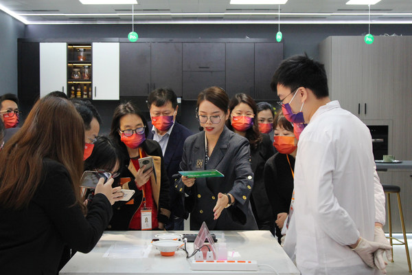 無(wú)限視界?至凈未來(lái)，佛山照明光觸媒照明新品發(fā)布會(huì)圓滿(mǎn)舉行