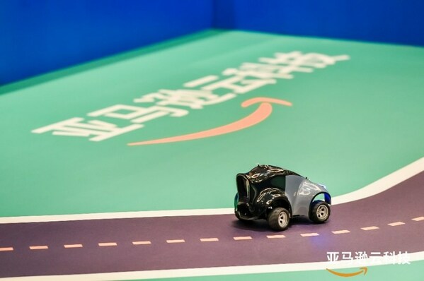 Amazon DeepRacer自動駕駛賽車