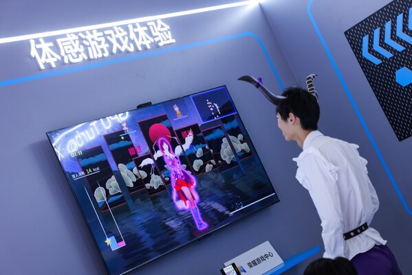 亮相ChinaJoy2024，榮耀以輕薄折疊屏引領(lǐng)游戲體驗新風潮