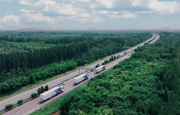 主線科技新疆首張無人駕駛卡車路測(cè)牌照獲批