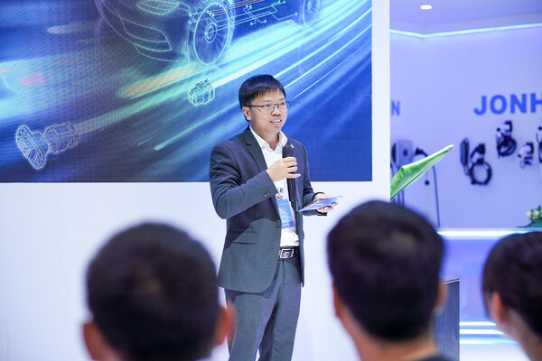 中航光電亮相2025上海車展，以全域創(chuàng)新驅(qū)動(dòng)新能源汽車產(chǎn)業(yè)升級(jí)