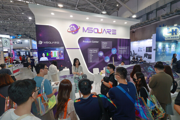 圖1：奎芯科技首登COMPUTEX，展位前人潮涌動(dòng)，吸引眾多專(zhuān)業(yè)目光