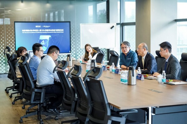 TÜV萊茵為埃斯頓酷卓協(xié)作機器人頒發(fā)符合性證書
