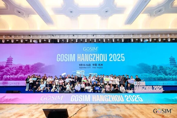 GOSIM大會(huì)工作人員合影